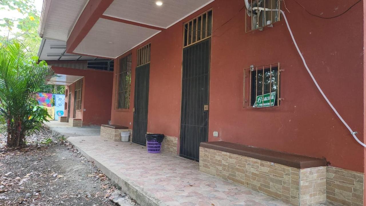 Hostel Manuel Antonio Park Jungle Ngoại thất bức ảnh